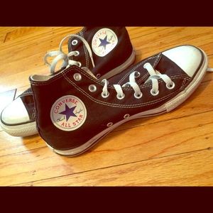 Black converse high top sneakers! Retro/ classic🎀