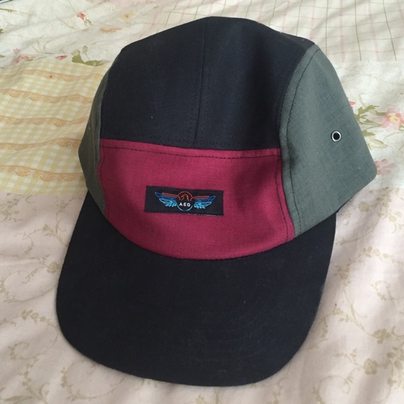 Colorblock hat - Picture 1 of 3