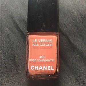 Chanel Nail Polish in Rose Confidentiel