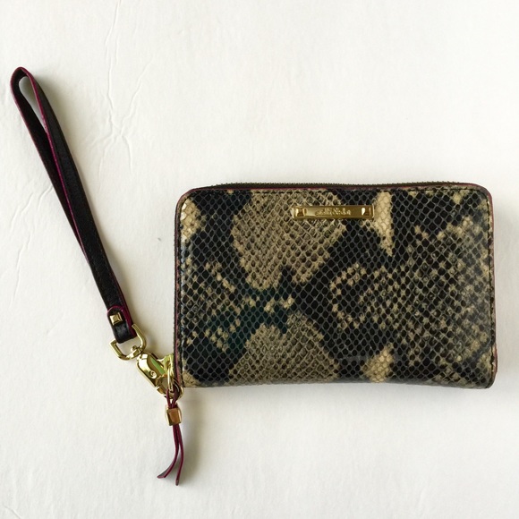 🎀EASTER SALE🎀Stella &Dot faux snakeskin wristlet