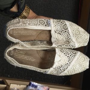 Cream lace toms women's 7.5