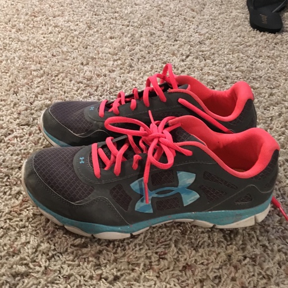 Women's Under armour shoes - Picture 1 of 3