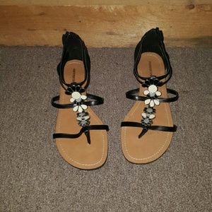 Black flat gladiator sandals