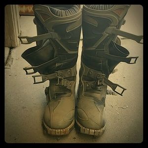 Thor Quadrant protective riding boots