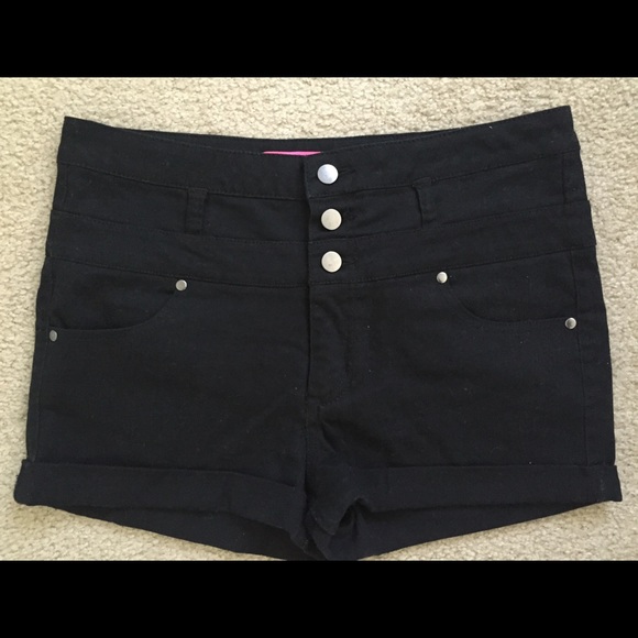High Waisted Shorts 🎉 SALE - Picture 2 of 3