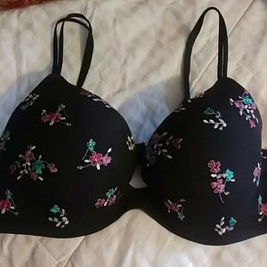 Victoria Secrets Angels Secret Embrace Push-up Bra
