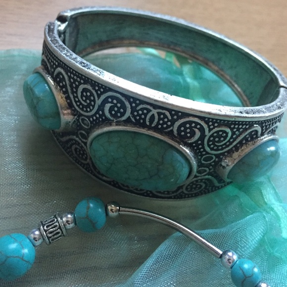 Jewelry Bundle - Picture 2 of 4