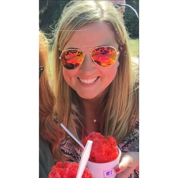 Meet your Posher, Erica - Picture 1 of 1