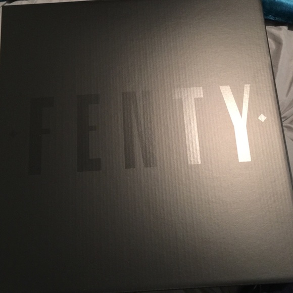 Rihanna puma fenty trainer hi