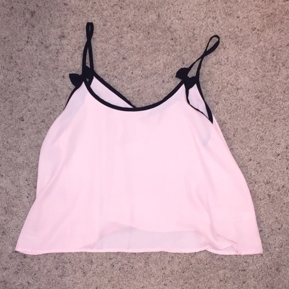 light pink tank with small black bows - Picture 1 of 1