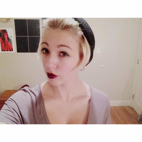 Meet your Posher, Cassidy - Picture 1 of 1