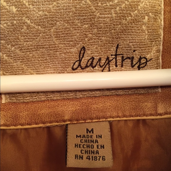 Caramel colored jacket - Picture 3 of 4