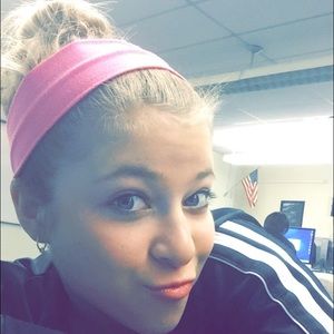 Meet your Posher, Claire