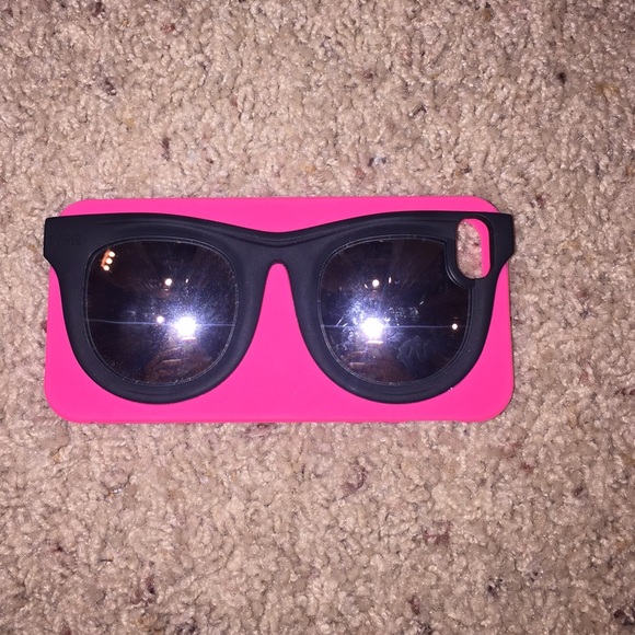 pink iPhone 4 case - Picture 1 of 3