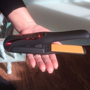 CHI Professional Cordless Styling Iron