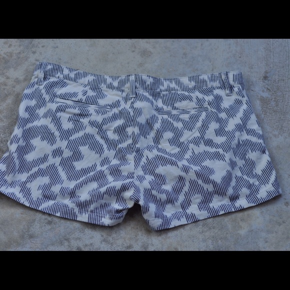 • LuckyBrand • Shorts • 32 •