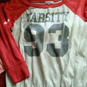 Quarter sleeved graphic tee