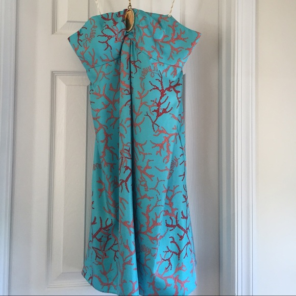 Lily Pulitzer Coral Dress... Missing center stone