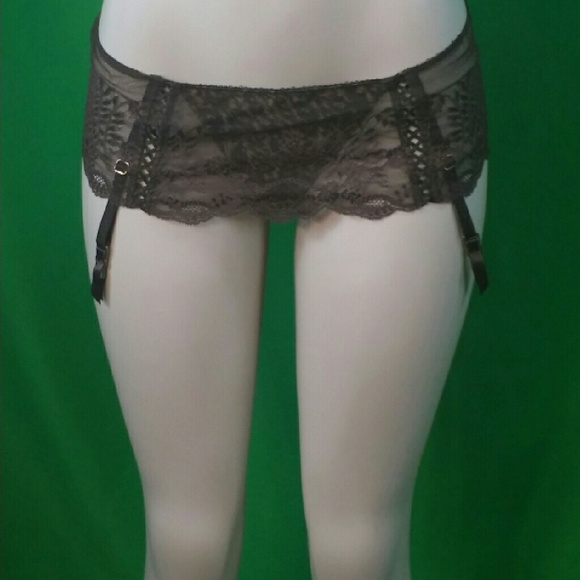 Victorias Secret women garter, slip and thong