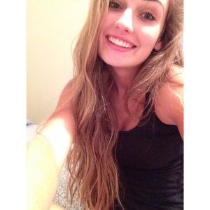 Meet your Posher, Alyssa