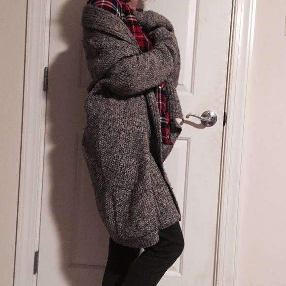 Pins & Needles Thick Gray/Black Slouchy Cardigan