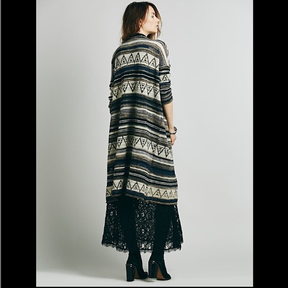 MUST GO! Free People Cocoon Pattern Cardigan - Picture 2 of 4