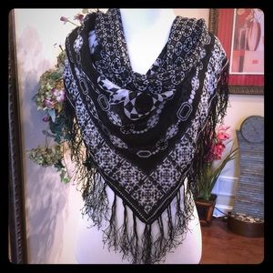 Black and white western style fringe scarf