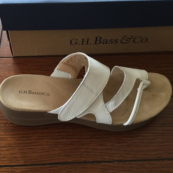 Bass white sandals 5.5 ❣SALE❣ - Picture 2 of 4