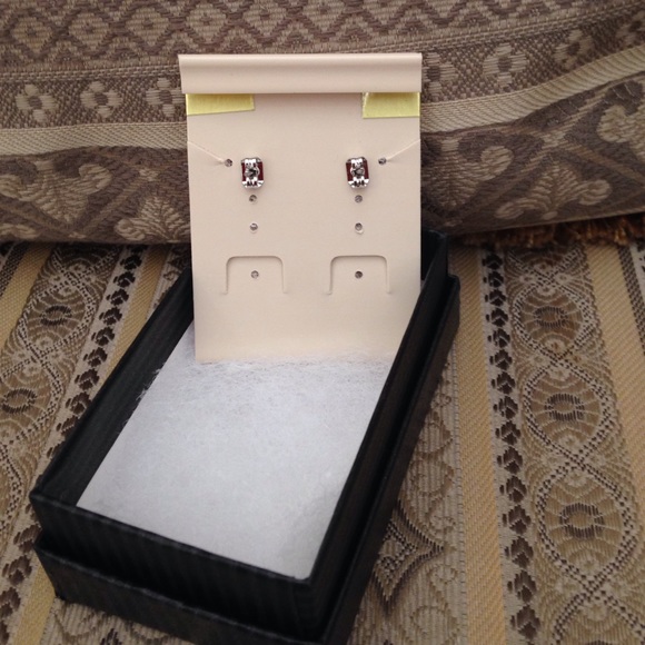 Canadian Jade earrings - Picture 2 of 2