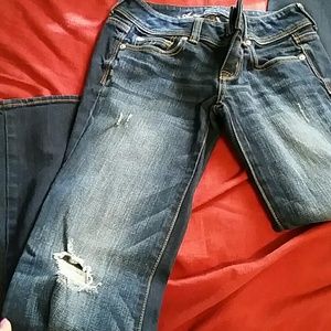 Destroyed, slim boot jeans