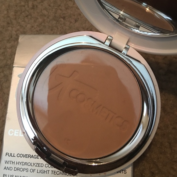 It cosmetics illumination powder - Picture 2 of 2