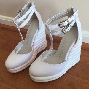T strap platform wedges