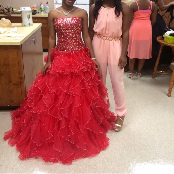 Ball gown dress - Picture 3 of 3