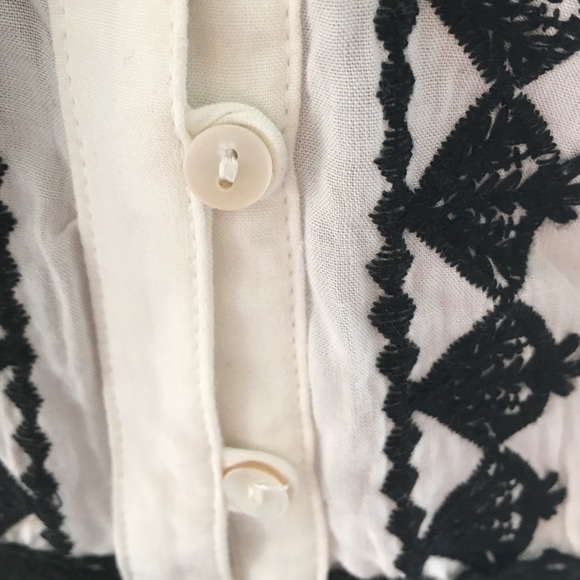 Beautiful blouse - Picture 4 of 4