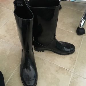 Black rain boots