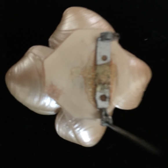 VINTAGE DOGWOOD BLOSSOM FLOWER BROOCH - Picture 2 of 2