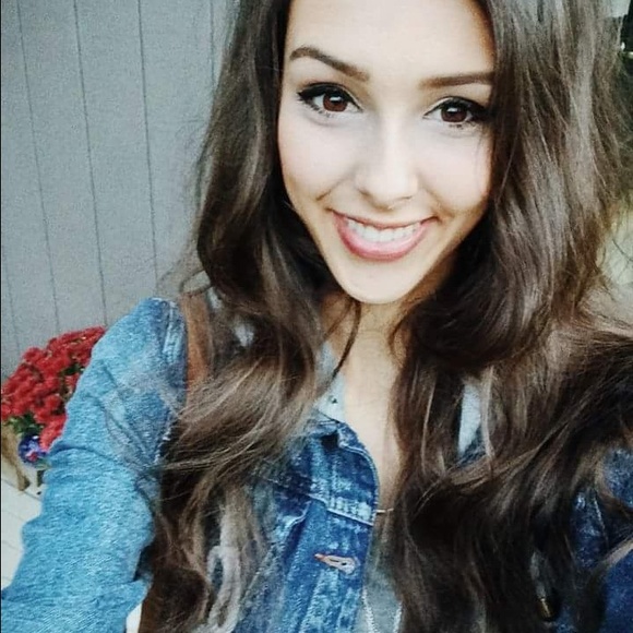 Meet your Posher, Rachel - Picture 2 of 3