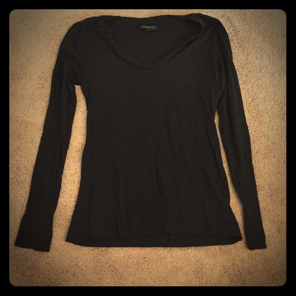 Black long sleeve tee