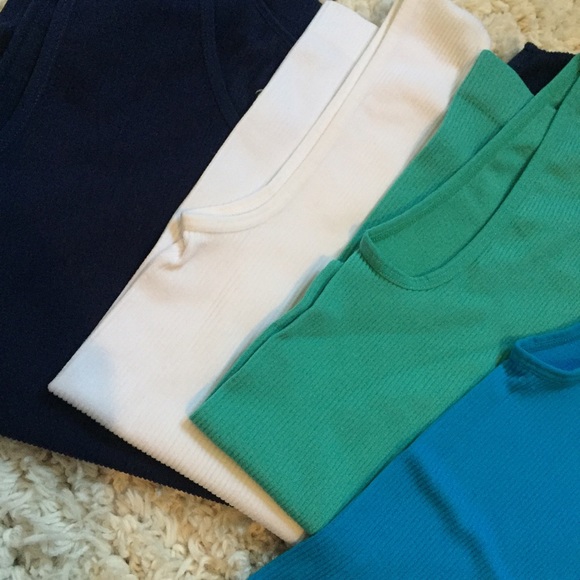 🖐 NWOT Layering tanks