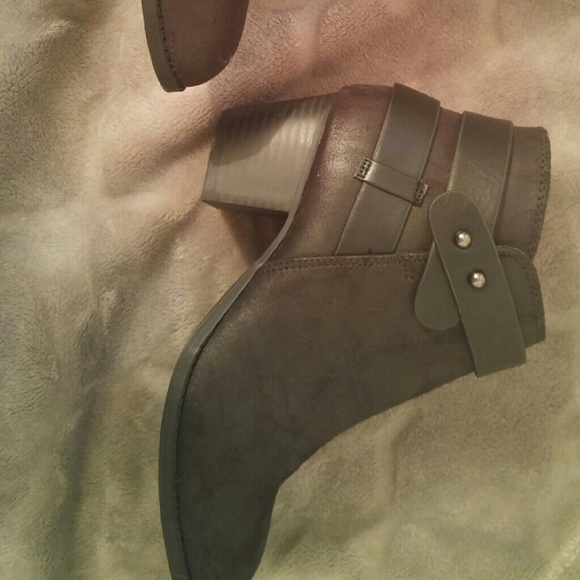 Black bootie heels