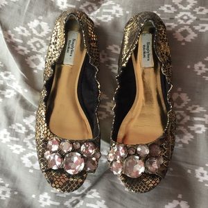 Simply Vera by Vera Wang Gold Peep Toe Flat