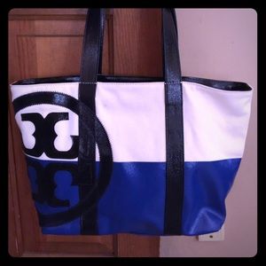 TORY BURCH TOTE. NWOT. No imperfections!