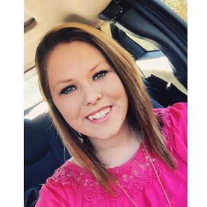 Meet your Posher, Halee