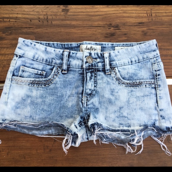 Stonewashed jean shorts!