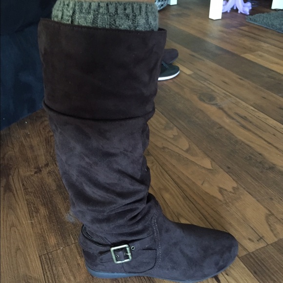 NWOT brown suede knee high boots