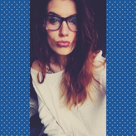 Meet your Posher, Bobbi - Picture 1 of 1