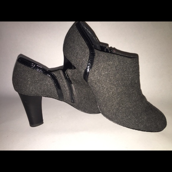 Liz Claiborne booties - Picture 3 of 4
