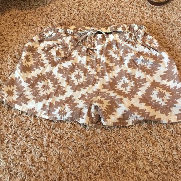 Tan shorts - Picture 1 of 1