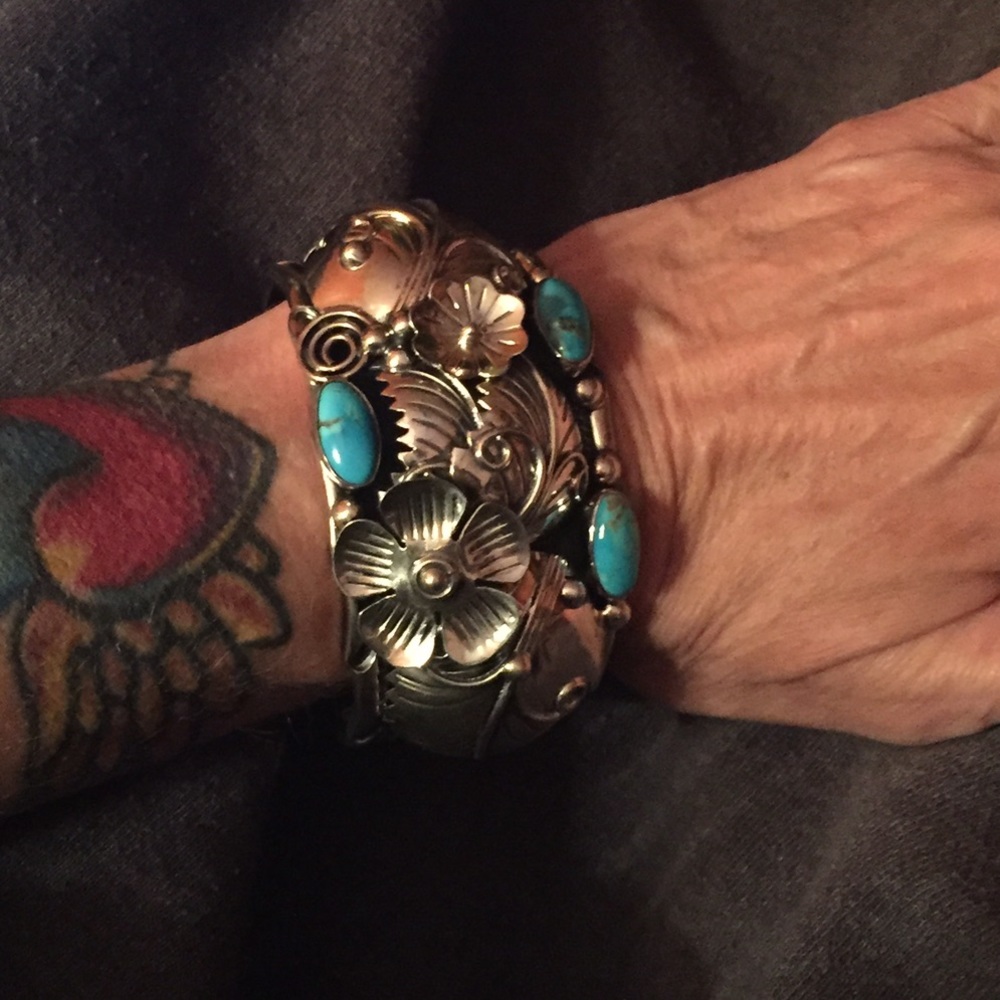 Artisan Crafted Sterling Silver Turquoise Cuff - Picture 6 of 7