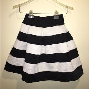Structured striped skirt